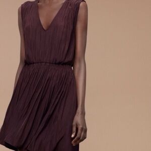 Wilfred| Aritzia| Brown ‘Almeida’ Pleated Sleeveless V-Neck Mini Dress Sz S